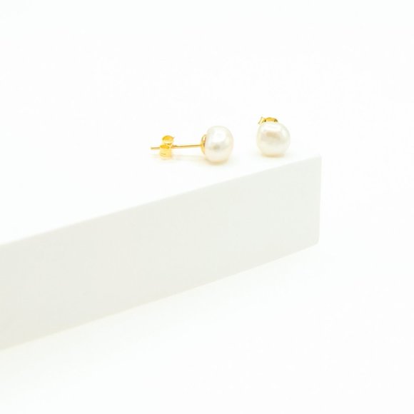 Kiera Freshwater Baroque Pearl Studs 18K Gold S925 - Picture 4 of 7